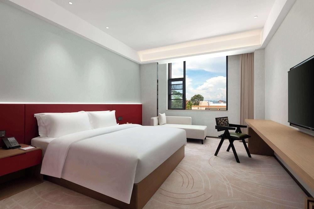 Ramada Encore By Wyndham Qingyuan Liannan