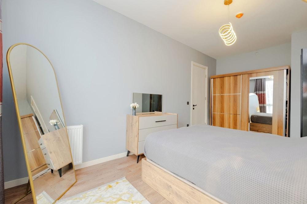 lUX Residence on High Floor 03