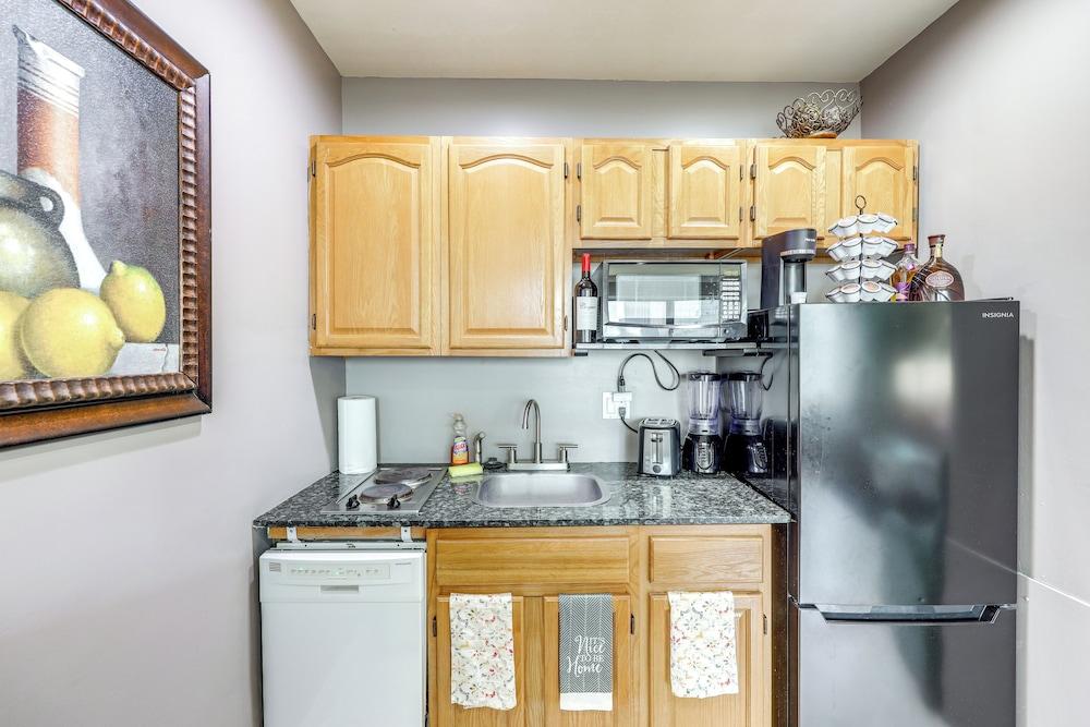 Downtown Studio w/ City Views in Jacksonville!