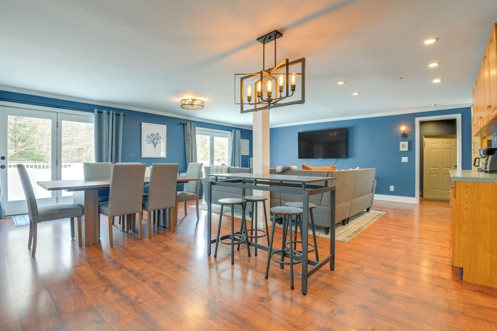 Ski, Golf & Hike: Spacious Dover Retreat!