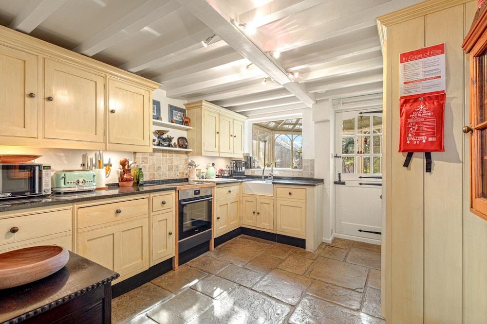 Basketmakers Cottage - From 145 Per Night