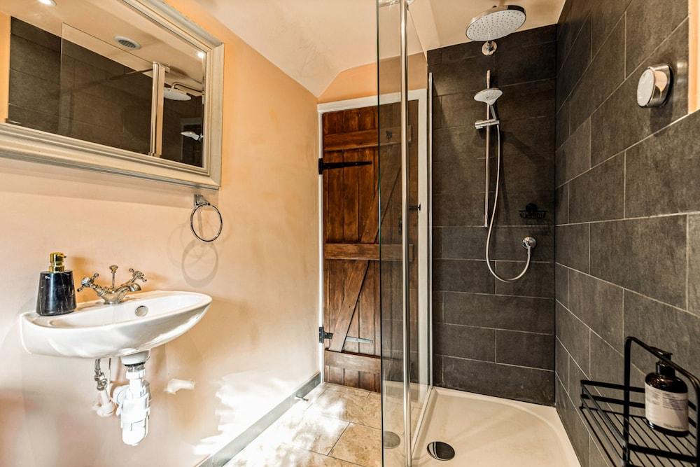 Basketmakers Cottage - From 145 Per Night