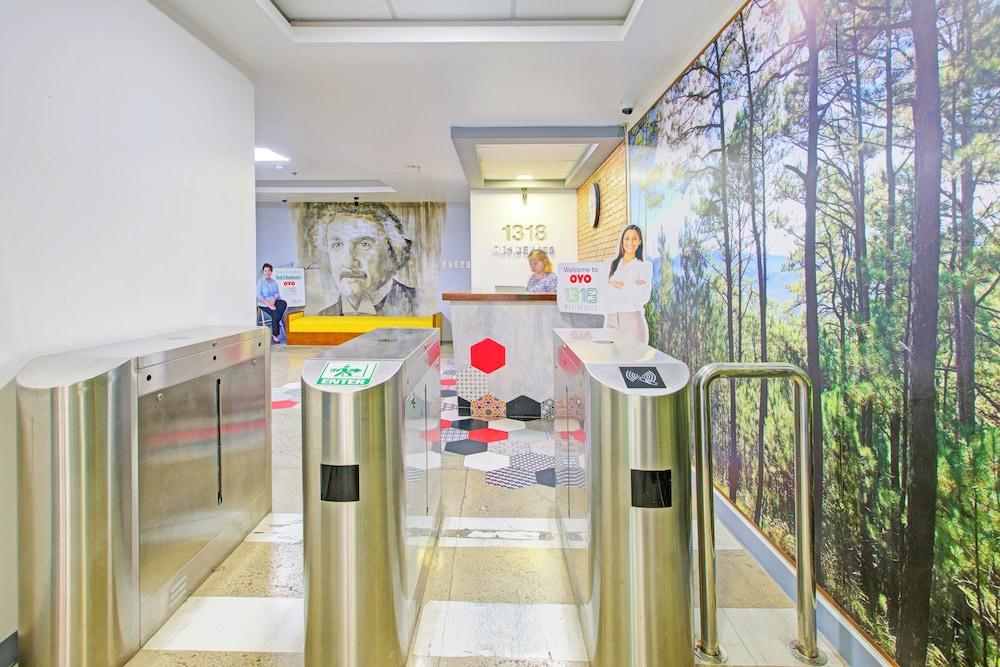 OYO 1144 1318 Residences