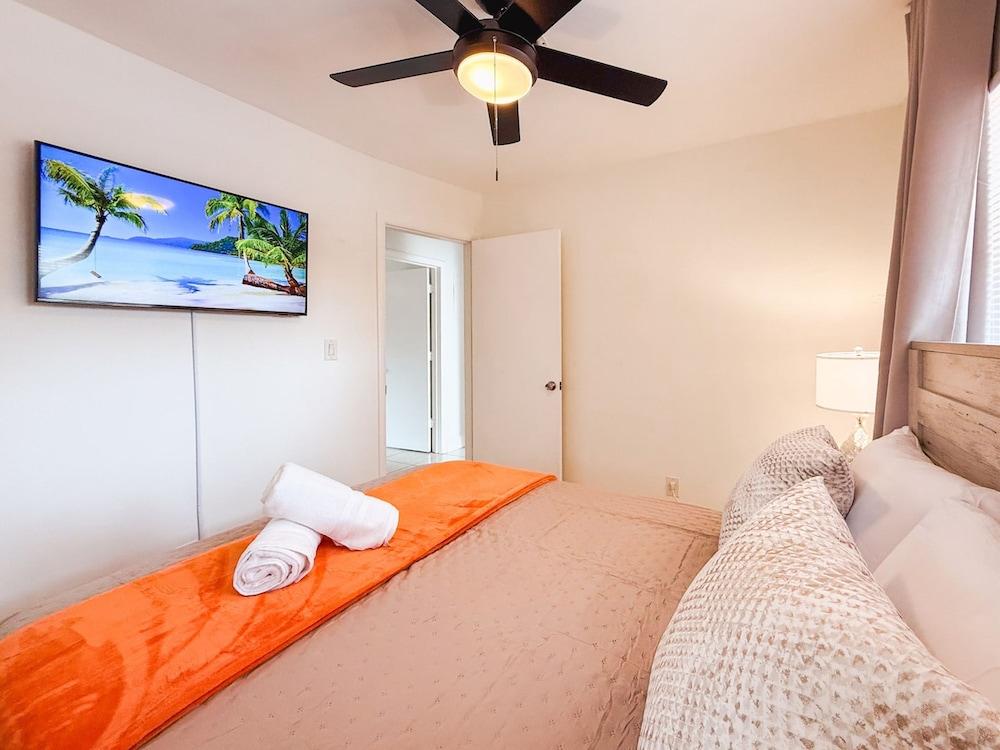 Waterfront Florida Vibes and Views - King Bed