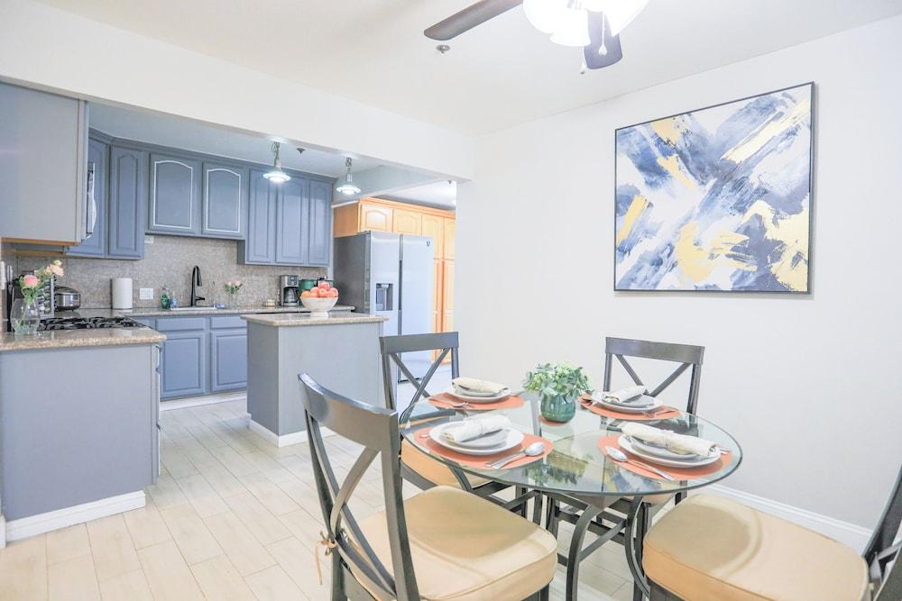 Sunnyvale 3B2b Super Big House