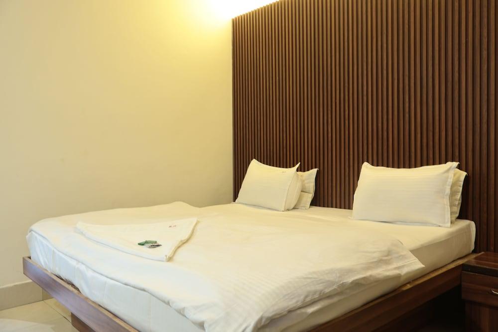 hotel sudarshan palace