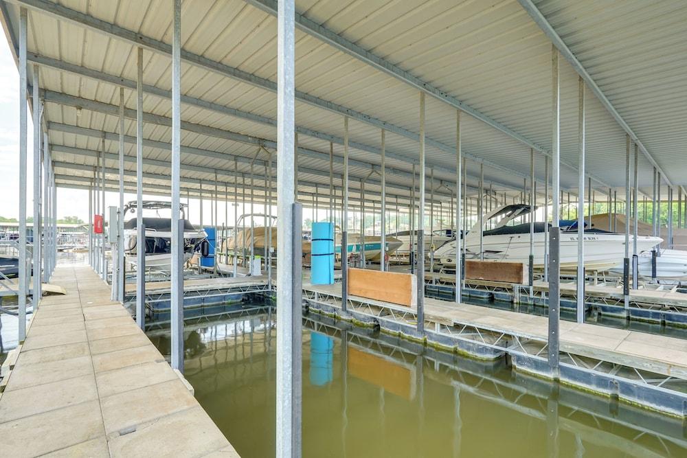 Lakefront Osage Beach Retreat: Dock Access!
