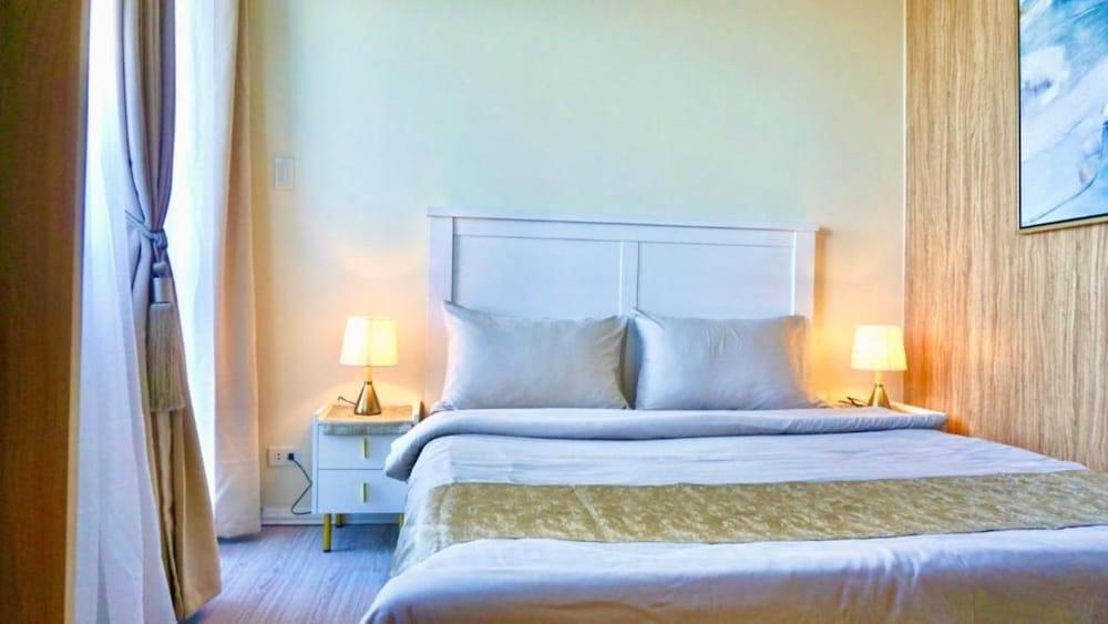 La Mirada Deluxe Suites with Oceanview