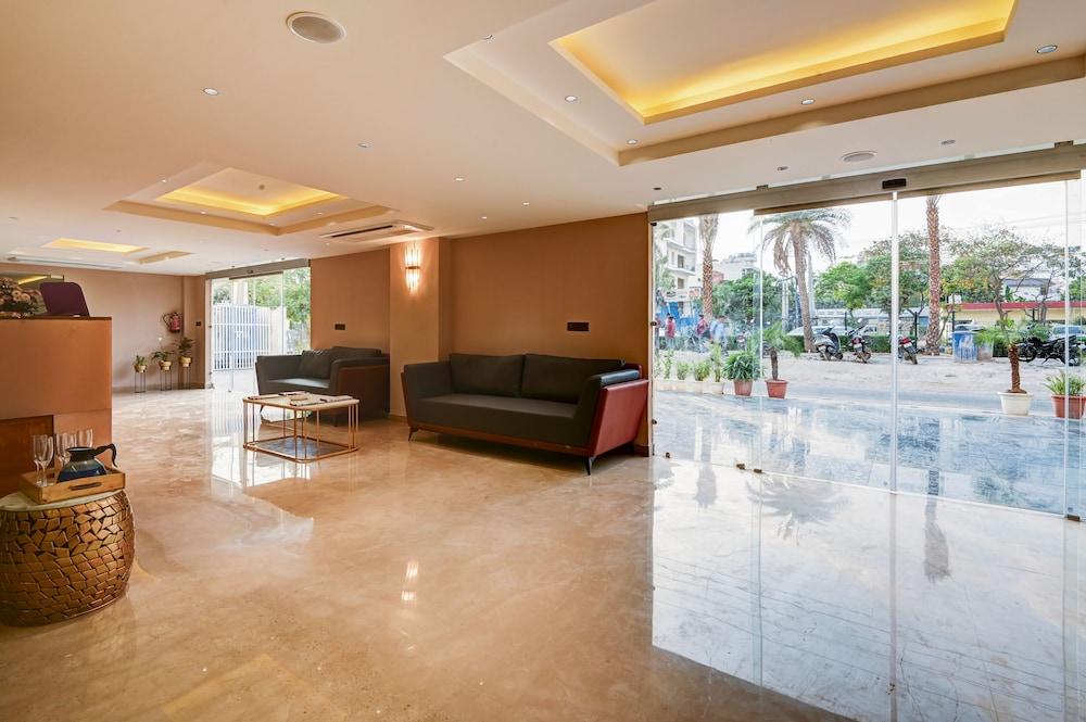 Hotel 91 City Centre Sector 52