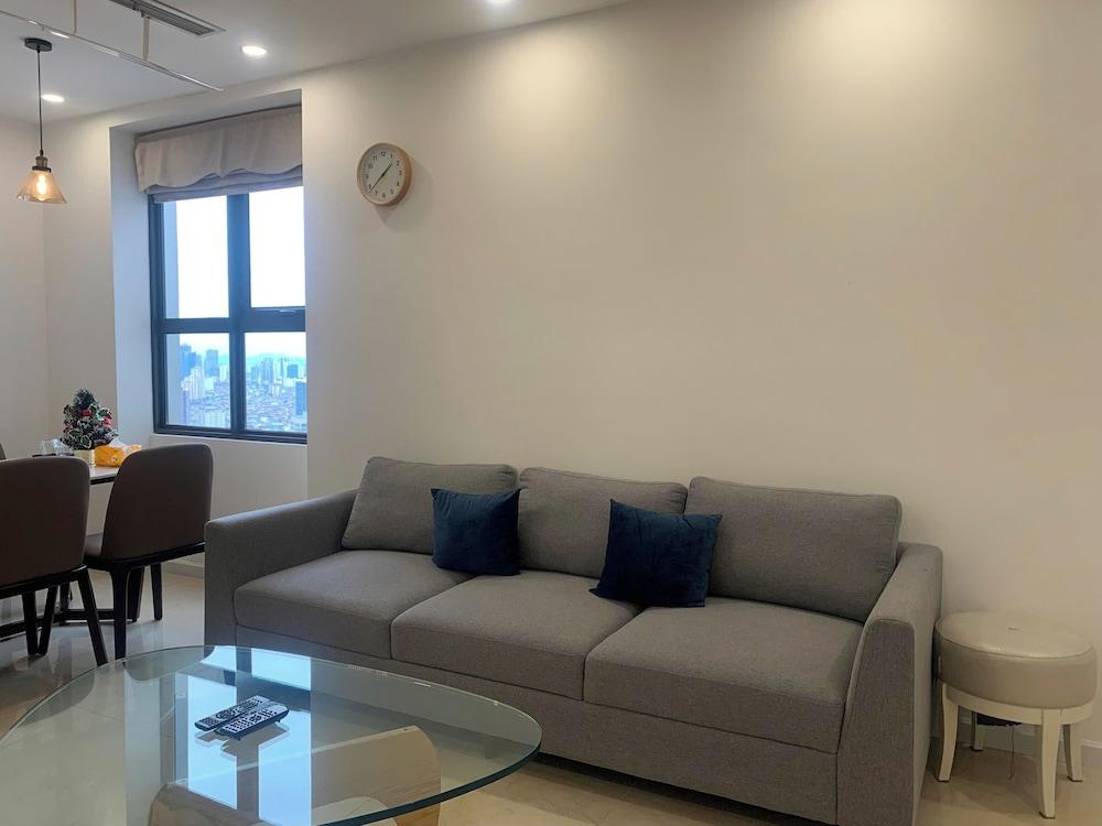 HN HKG Homes D'capitale Modern Residents