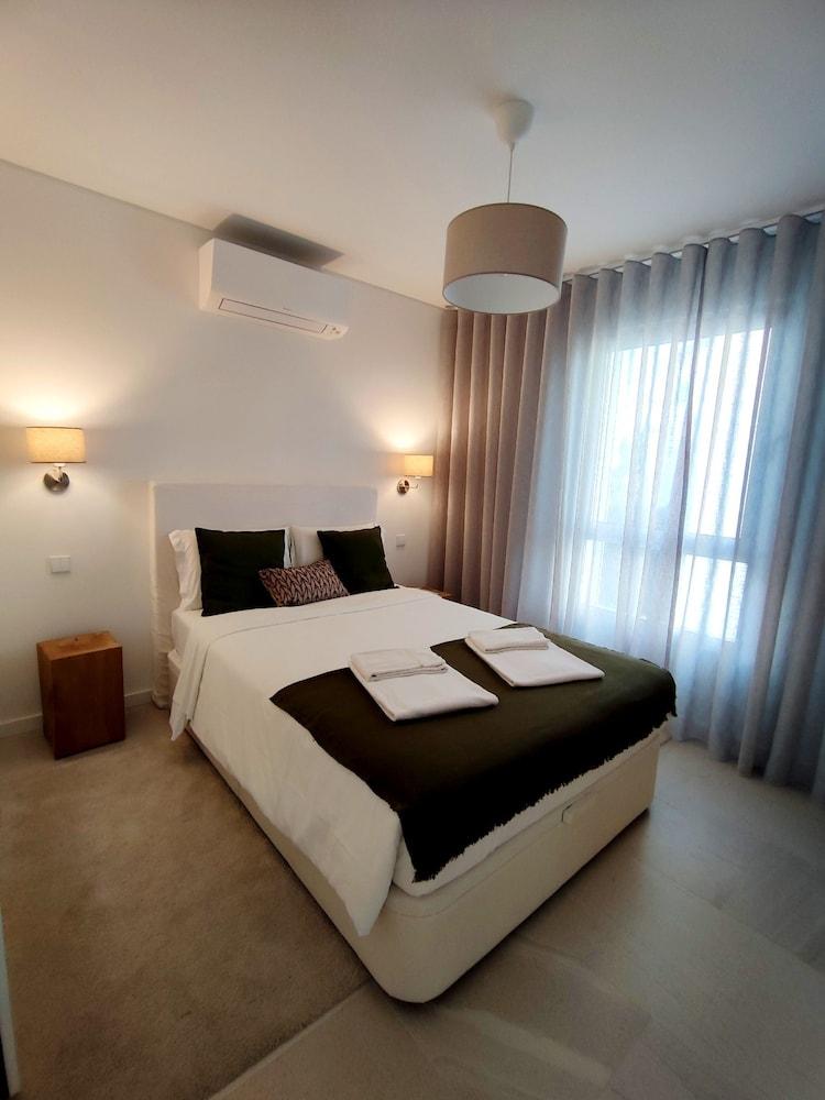 2 Terraces Flat River and Marina View