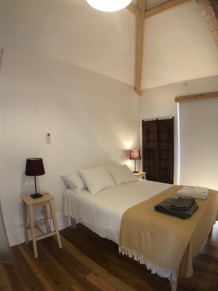 Vila Cavali a in Bustelo