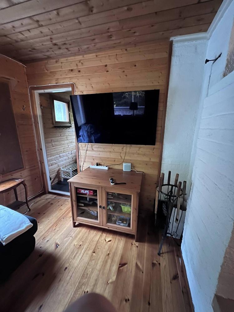 Winter Wonderland Cabin in Hämeenlinna, Finland