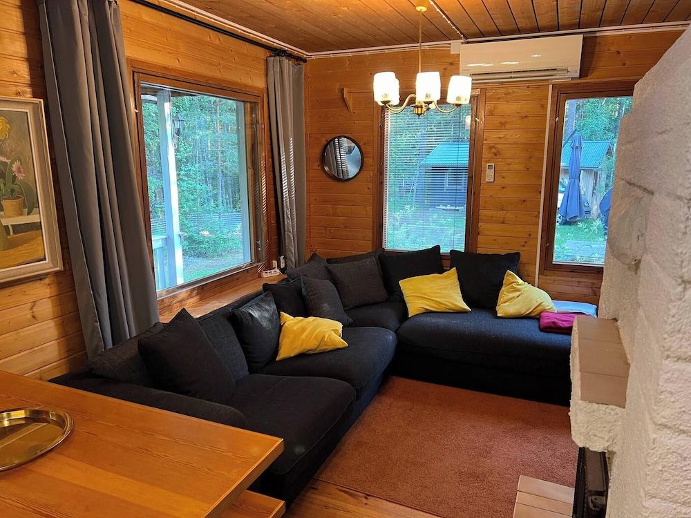 Winter Wonderland Cabin in Hämeenlinna, Finland