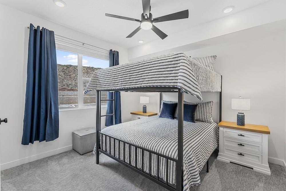 Starlight Crossing 4 Bedroom Condo