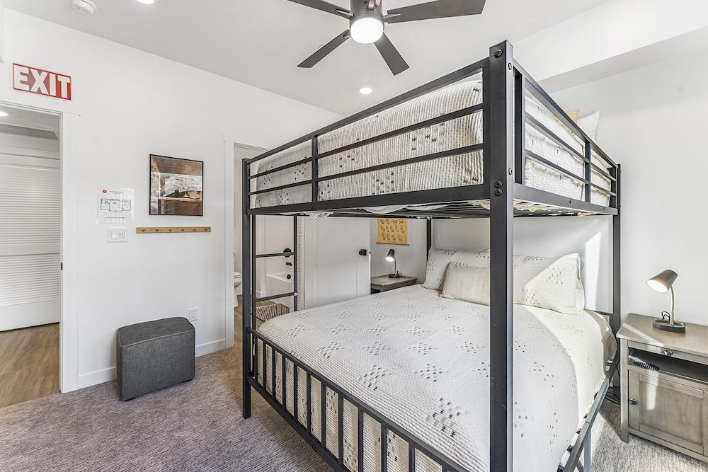 Starlight Crossing 4 Bedroom Condo