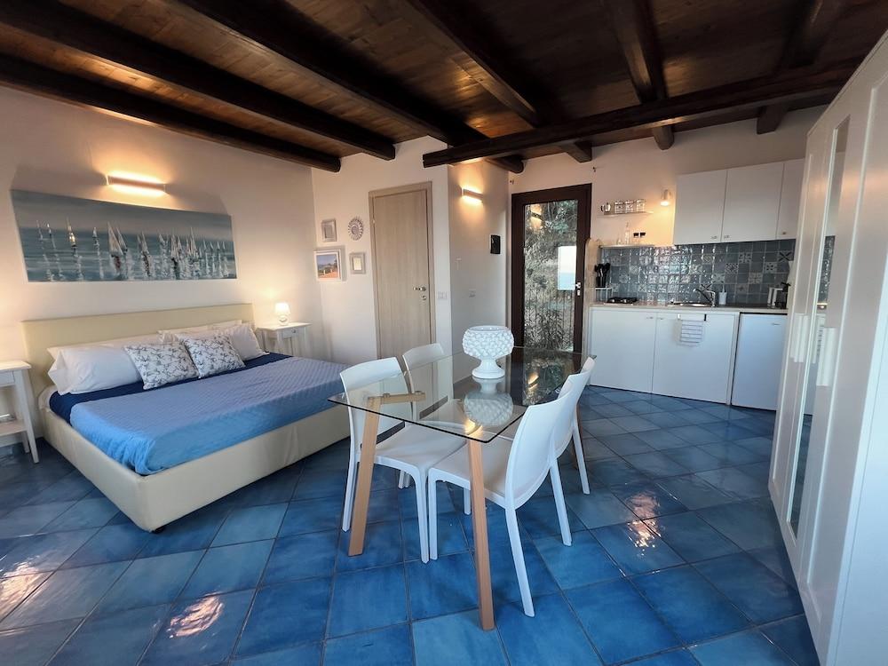 Stunning Tower, With Infinity Pool in Sicily