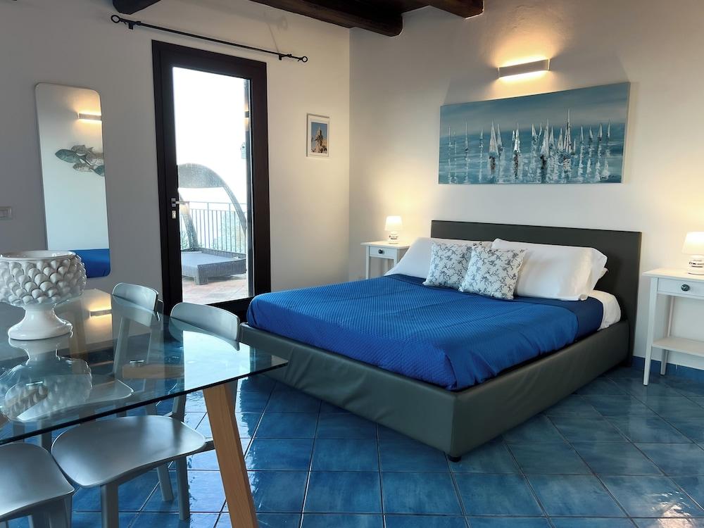 Stunning Tower, With Infinity Pool in Sicily