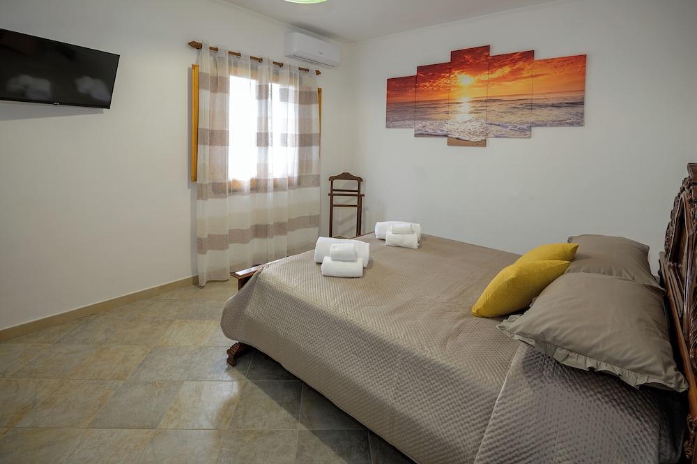 YourHome - Aury House