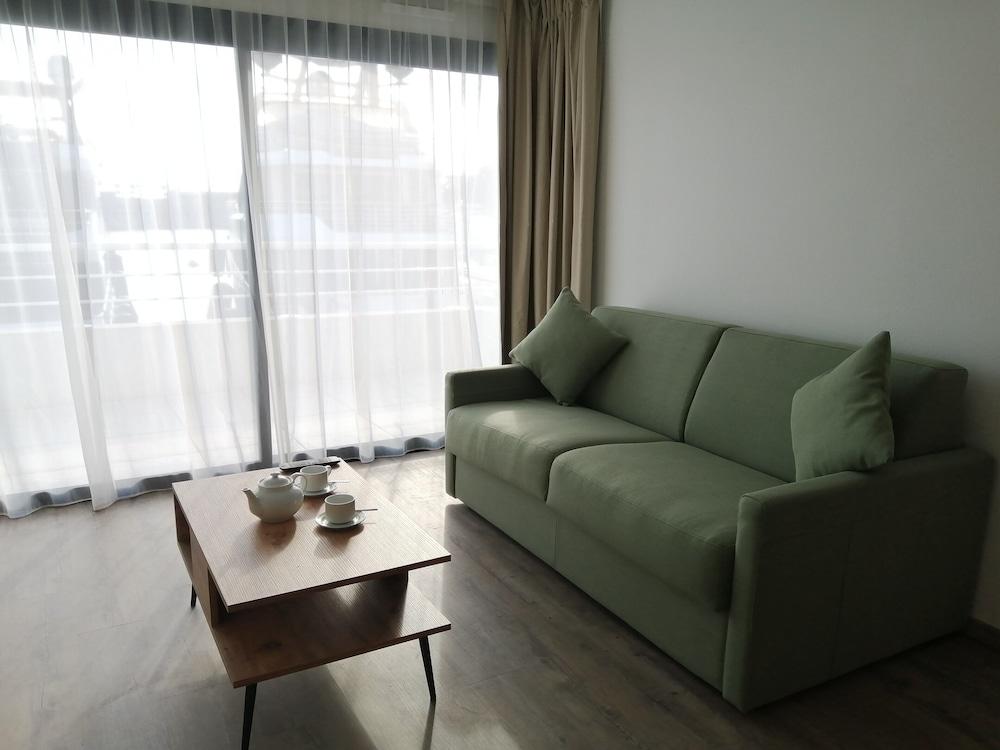 RESIDENCE CAP WINSTON