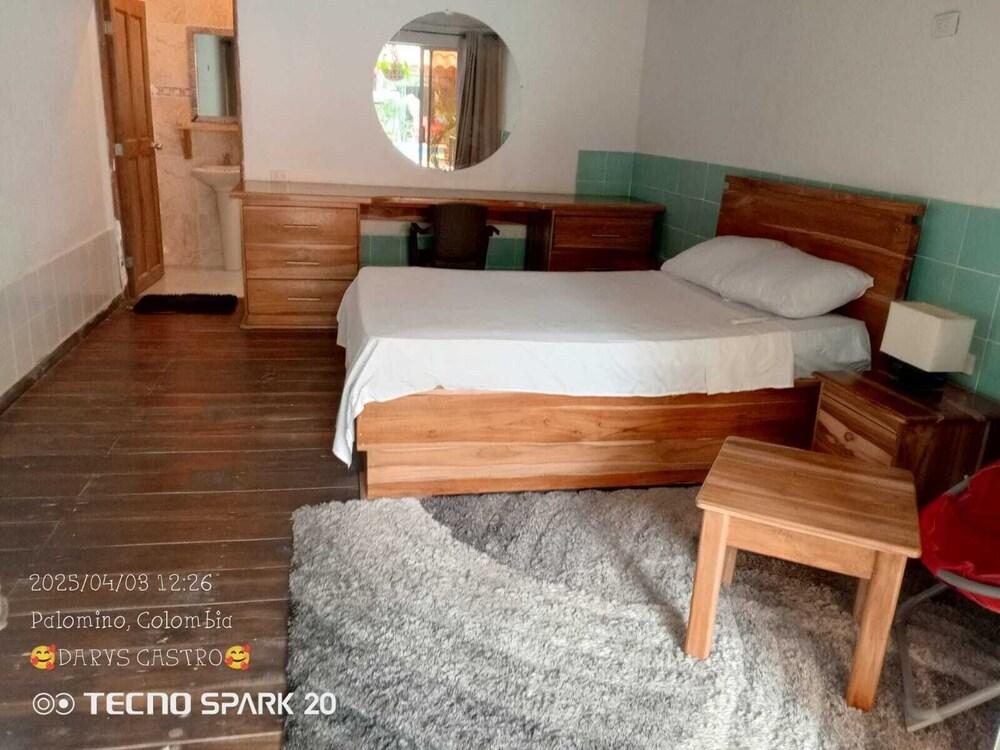 Hostal Hilltop Palomino