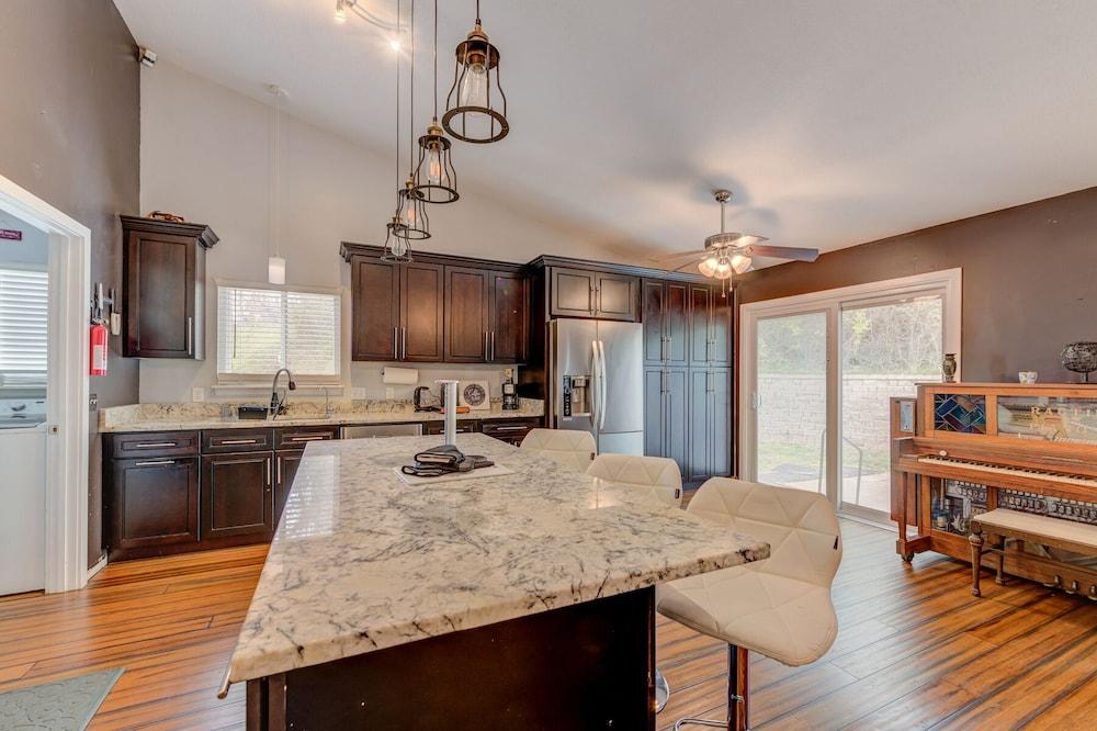 Remodeled and Inviting Free EV