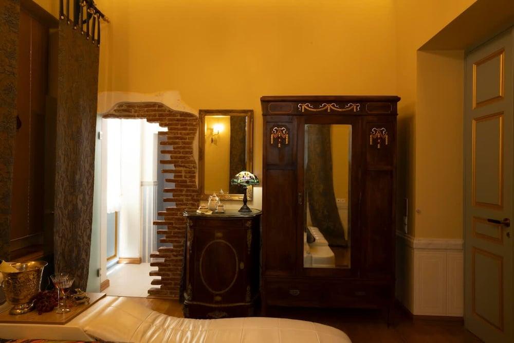 Poseidon Suite - Medousia Spa Luxury Escape