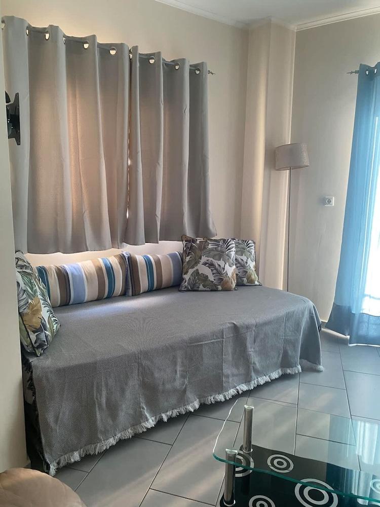 Arethousa Urban View - Chalkida s Cozy Nest