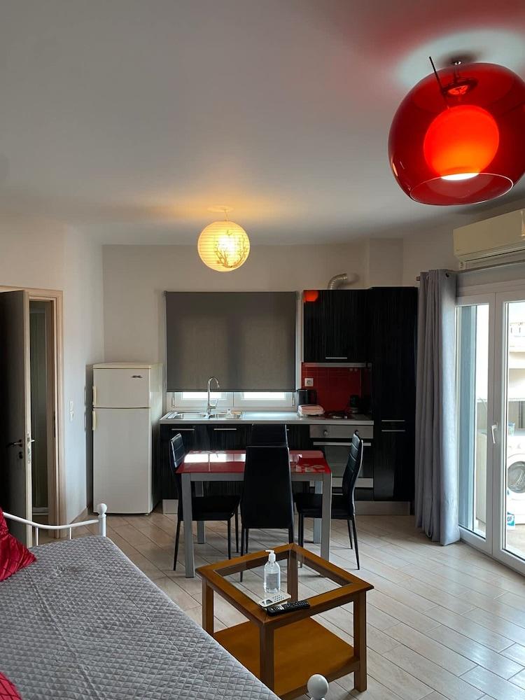 Arethousa City View Getaway - Chalkida s Cozy Gem