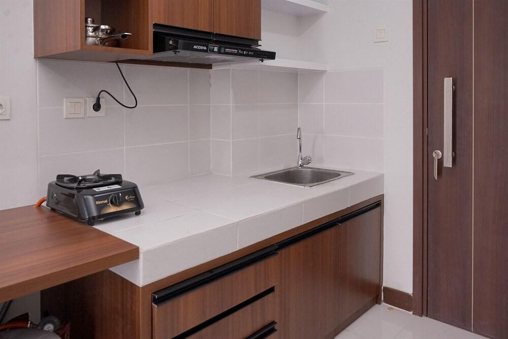 Cozy & Good 1Br Apartment At Scientia Residence