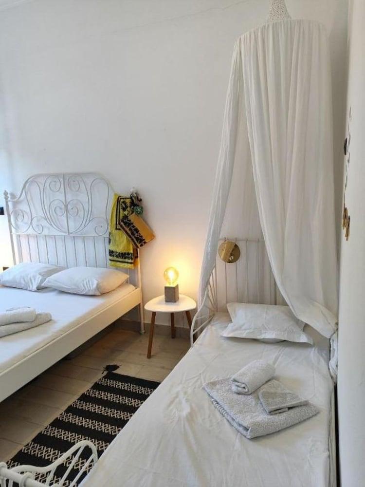 Marilous House - Skyros Beachfront Getaway