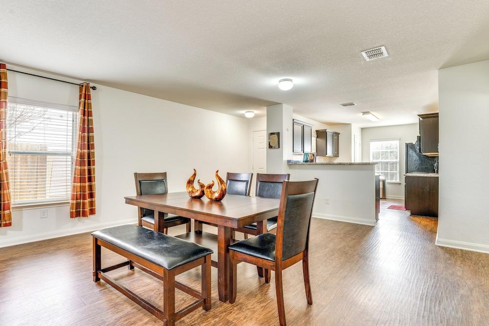 13 Mi to Lackland Afb: San Antonio Home!