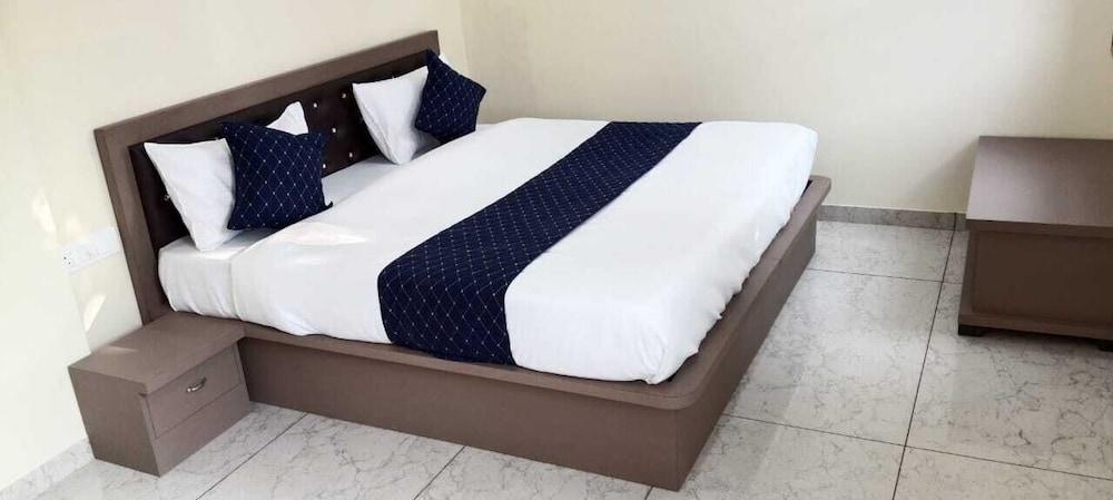 HOTEL MB NIRALA SHYAM