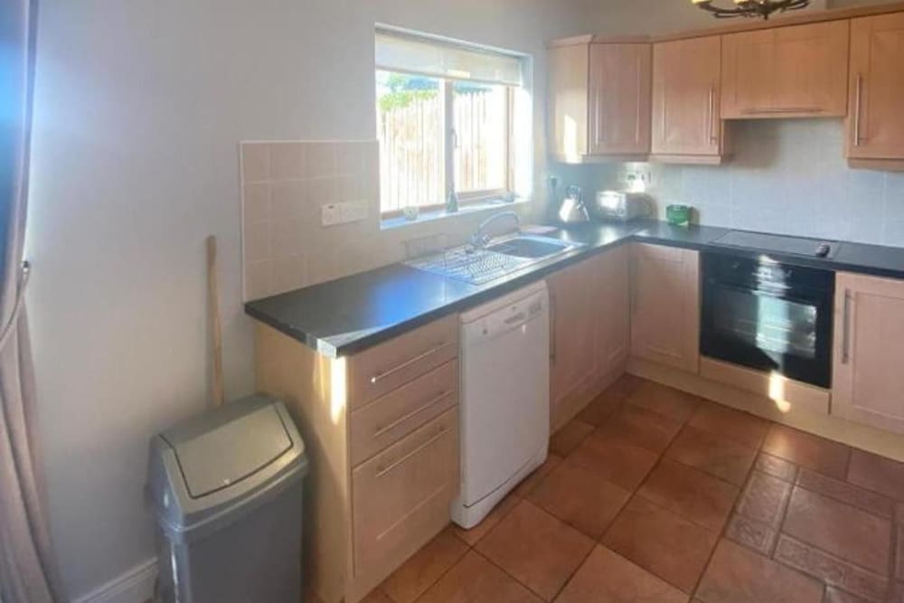 3 Bed-sleeps 5-garden-parking-pets