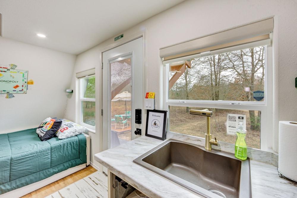 7 Mi to Tyler State Park: 'a-game' Cabin