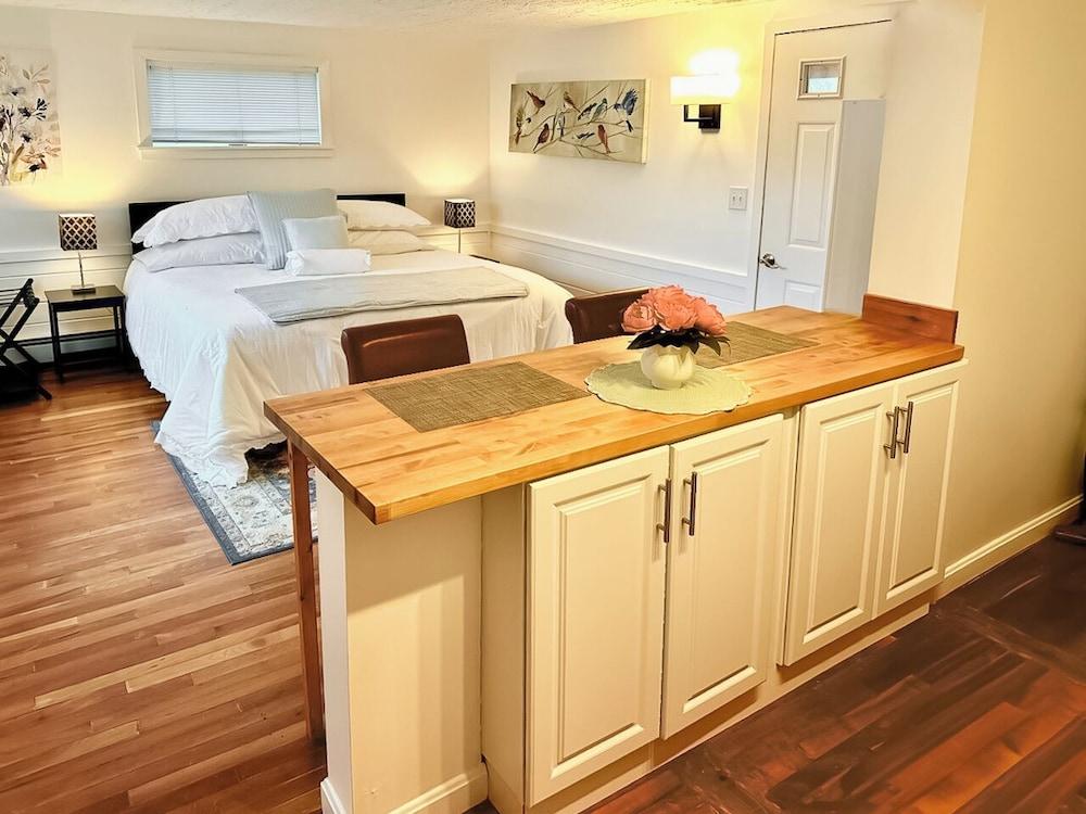 Lincoln Inn & Gallery