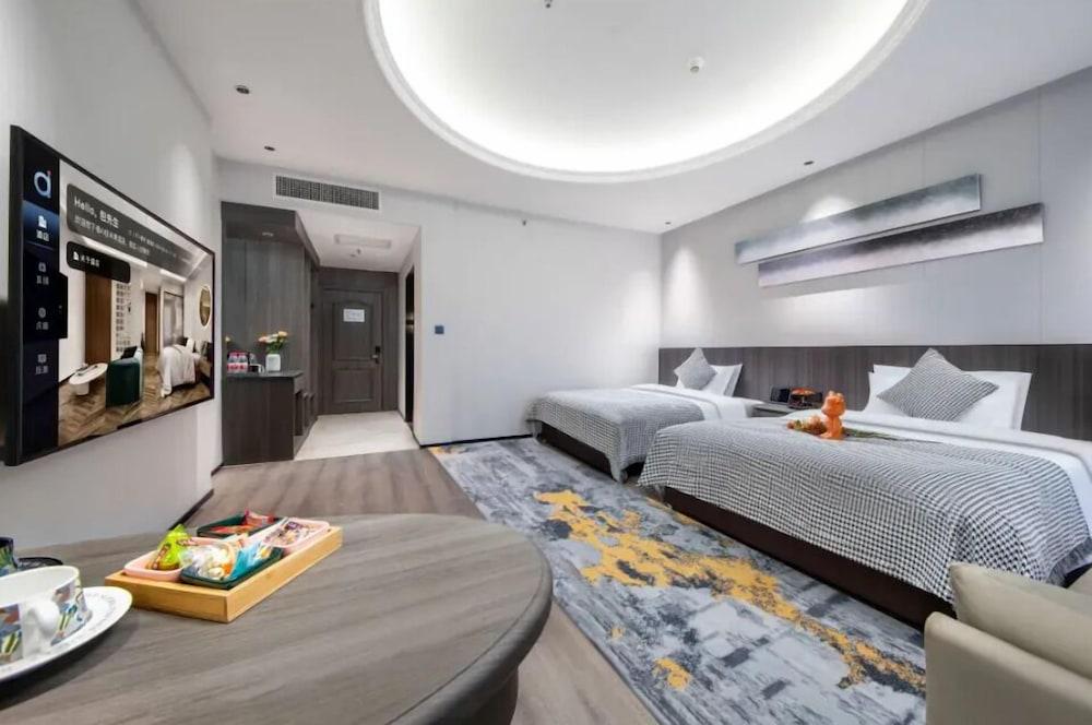 AI Lives In The Future Hotel(Xi'an Longshouyuan Daming Palace West Subway Station Branch)