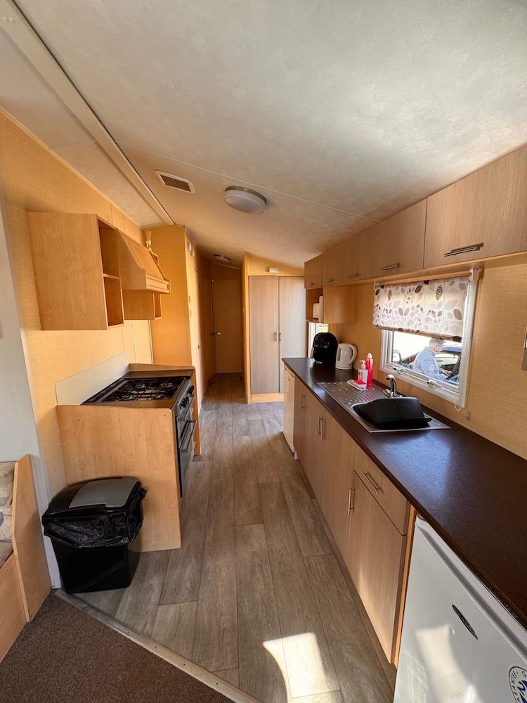 3 Bed Caravan - Side Gated Decking, Wifi, Pets