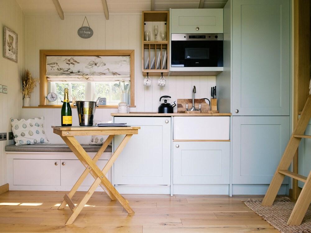 Herbie's Shepherds Hut at Shepherds Lodge Retreat and Wellness