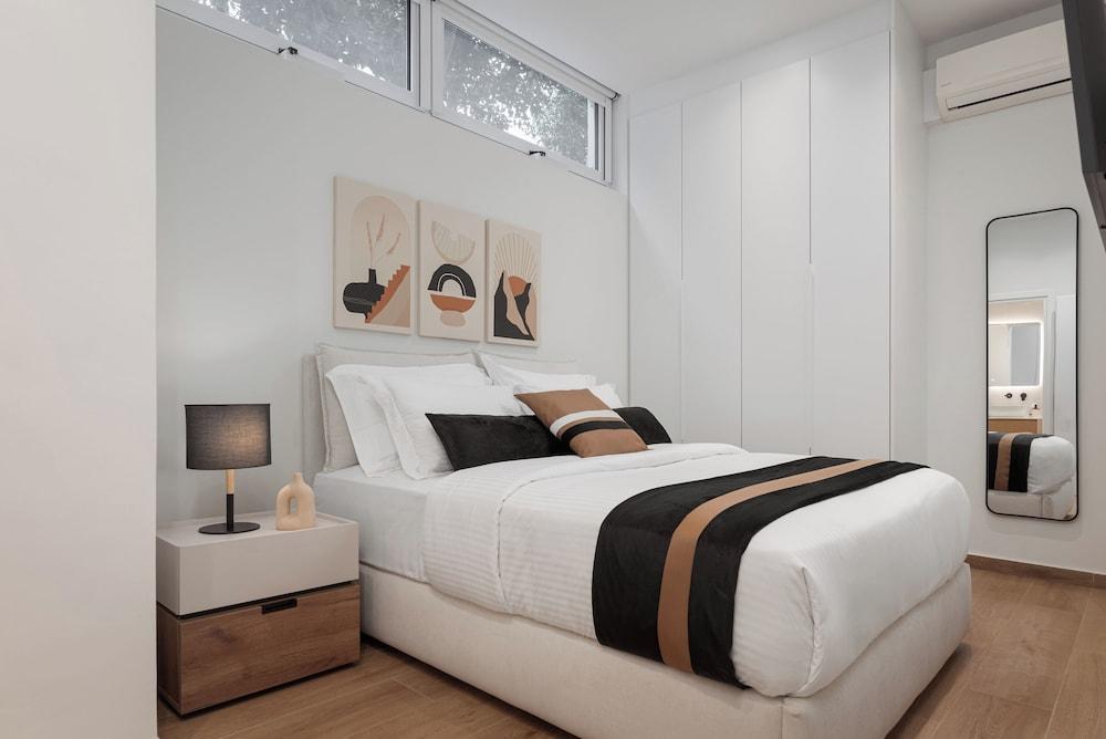 Athena's Lemon Grove Glyfada