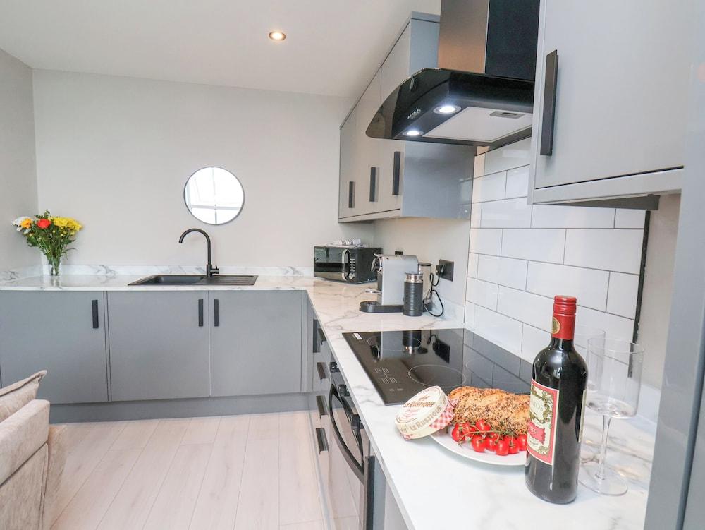 Apt 4 @ Hunter's Quay