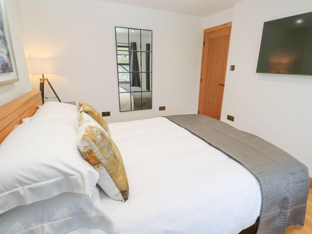 2 Salubrious Terrace