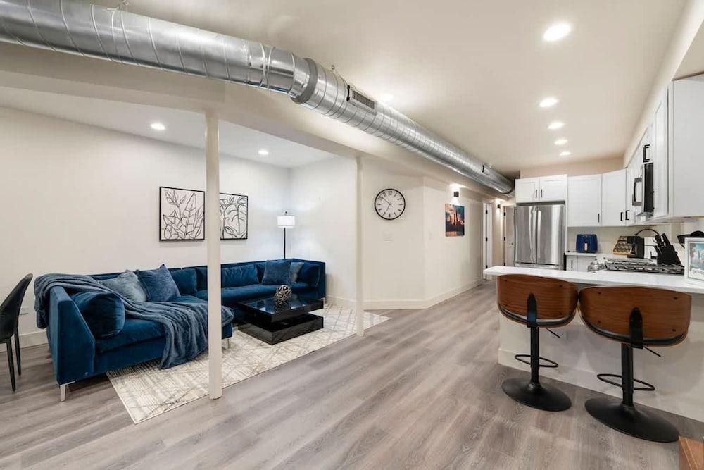 Luxury 2BR 2BA in Wicker Park