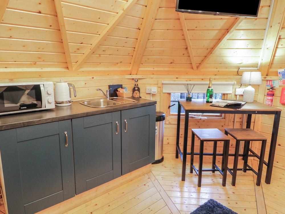 Hexagon Hut - Dec Update