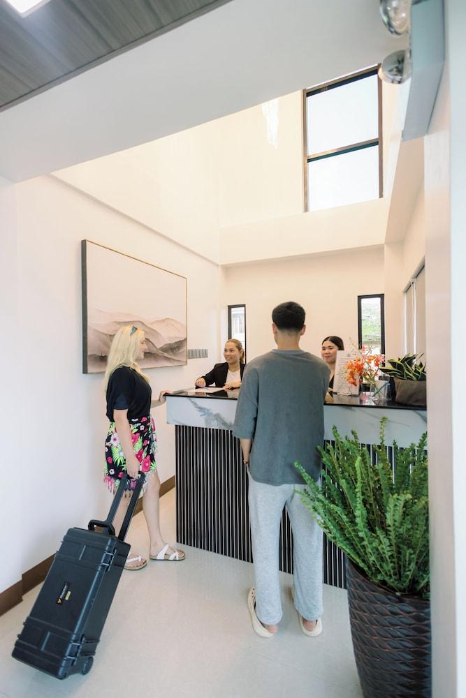 LOBOC RIVERSIDE INN and RESTAURANT