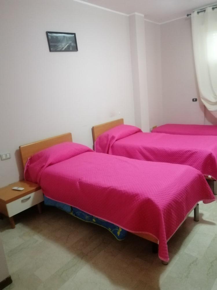 Malik di Bendesh Bibi