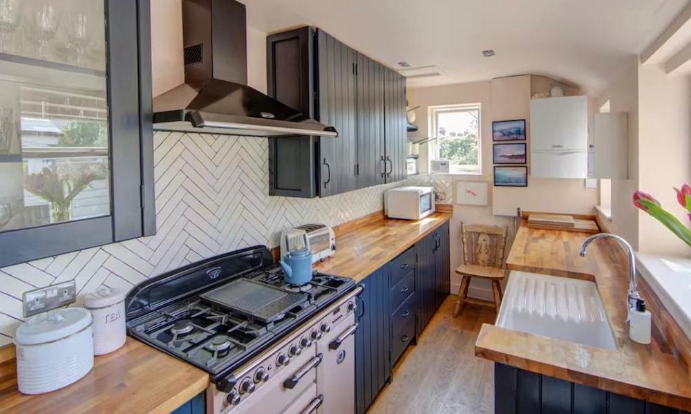 Whitstable - 3 Beds - Sleeps 6 - Pet Friendly