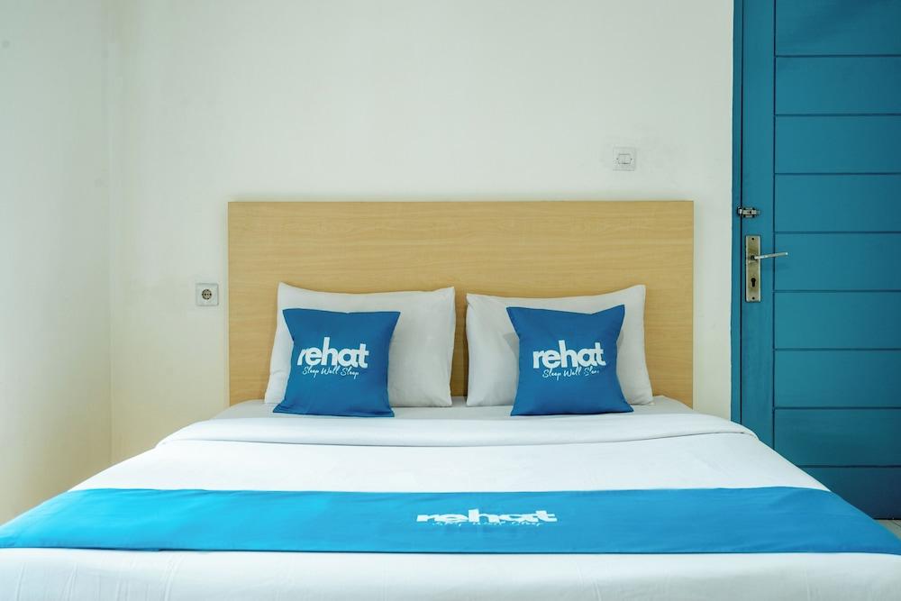 Rehat at Paskal Pelangi