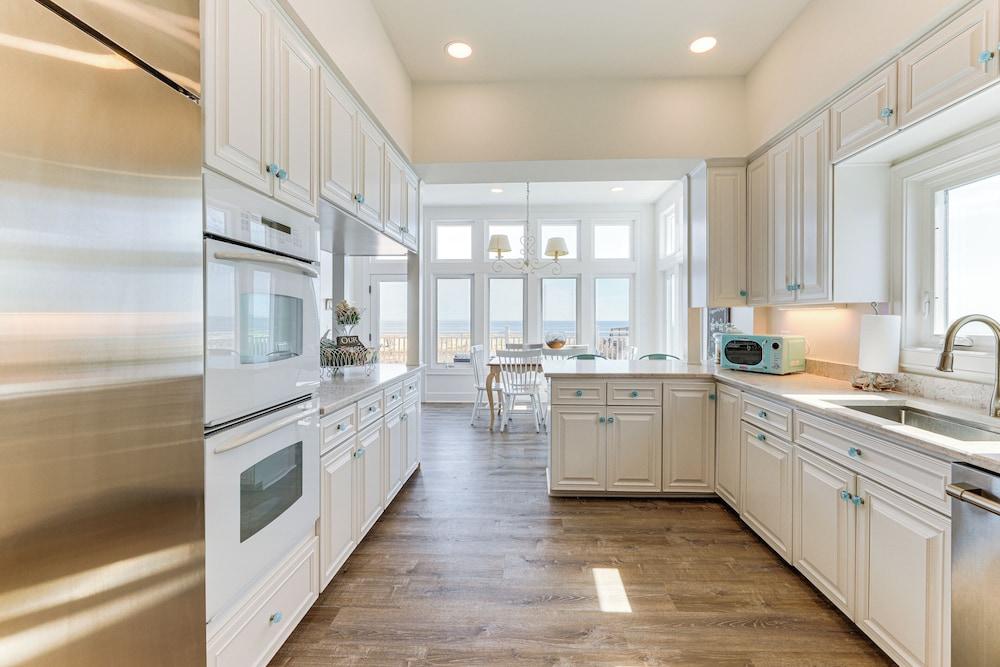 Steps to Shore: Spacious Bethany Beach Retreat