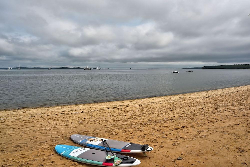 Sunset Villa by Rove Beachfront w Deck Pool